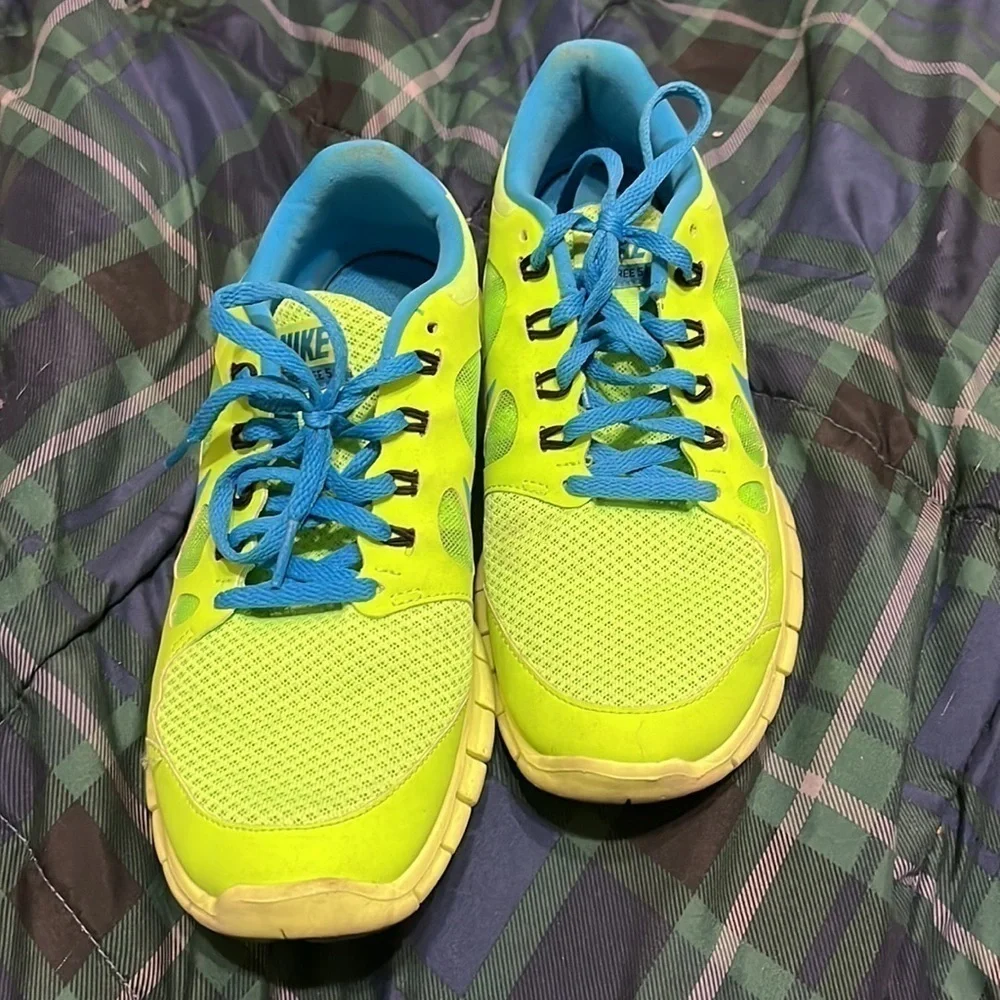 Youth Nike Free 5.0